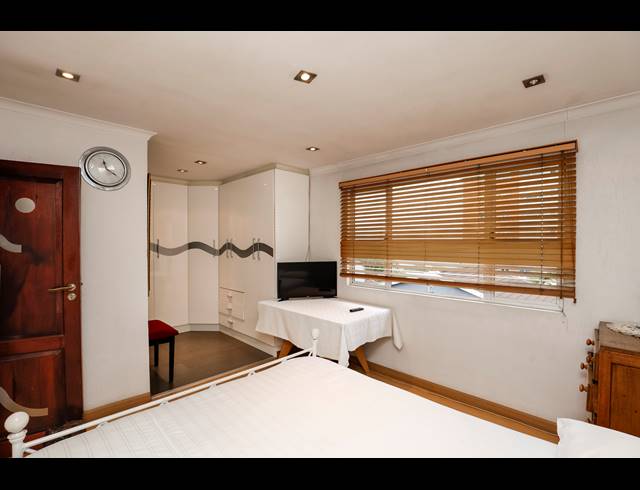3 BEDROOM APARTMENT FOR SALE IN MUSGRAVE